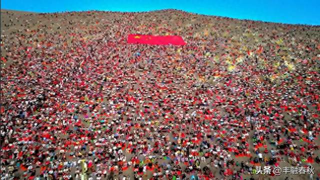 鸣沙山 “拼豆名场面”：人山人海背后的旅游治理答卷