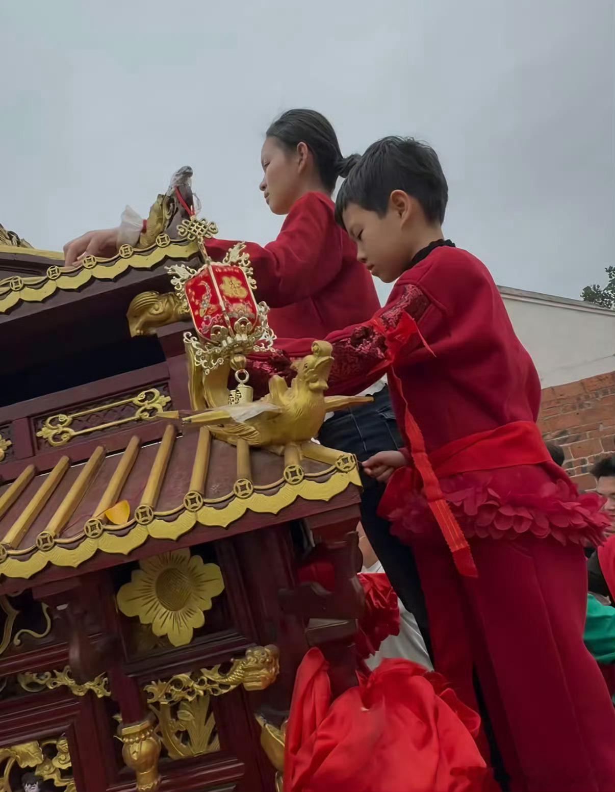 妈祖换人最近这几天吵得沸沸扬扬的大家都说妈祖可以随意换人的吗还有人说火了之后老板
