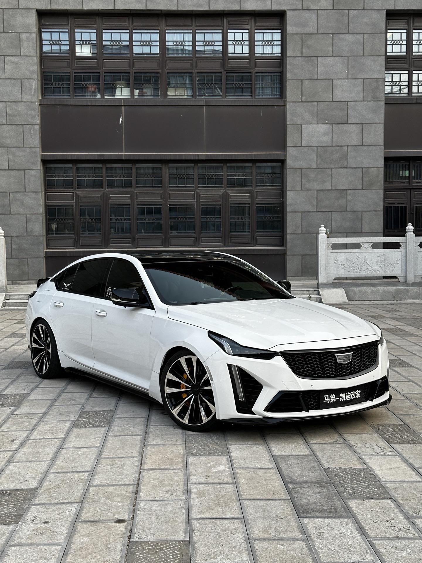 看了新款，发现还是老款帅。