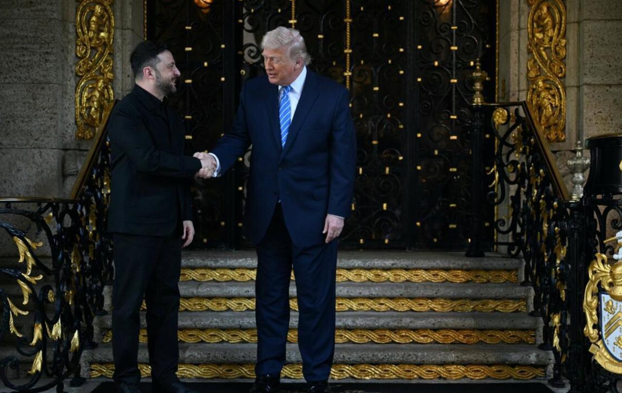 美乌都谈了什么？特朗普对普京先请示后汇报，泽连斯基很无奈
 
泽连斯基的专机到了