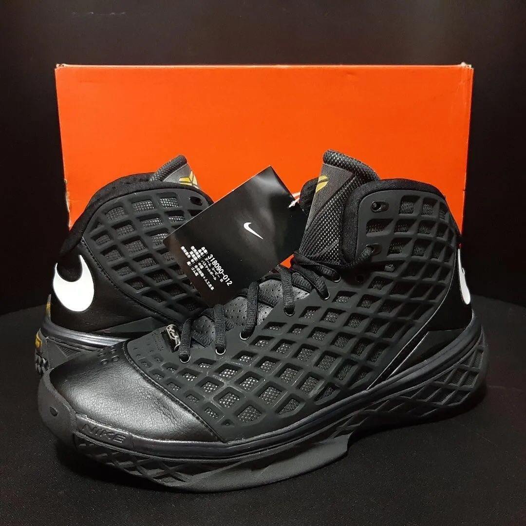 Nike Kobe 3 Protro “Orca” 配色计划于今年秋季发售。这双