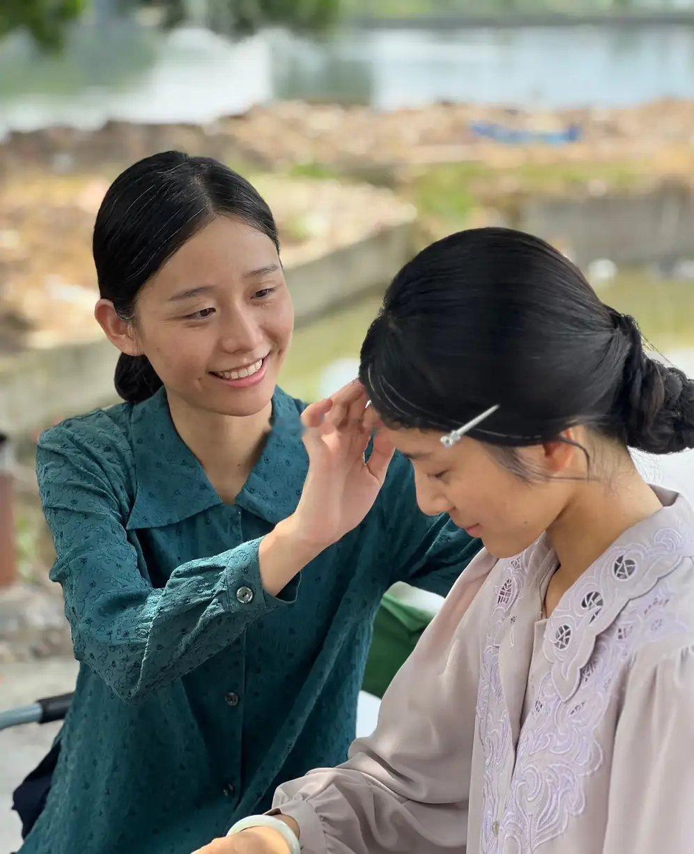 给阿嬷的情书女主不查不知道，一查吓一跳她是金融届学霸，居然因为找不到好工作，阴差