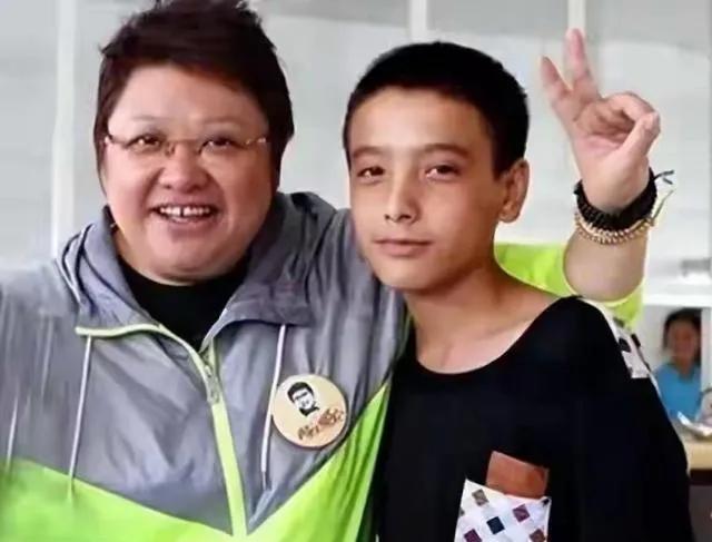 韩红这是要“退圈”搞大事啊！

在综艺里撂下狠话，这可能是最后一次录节目，未来收