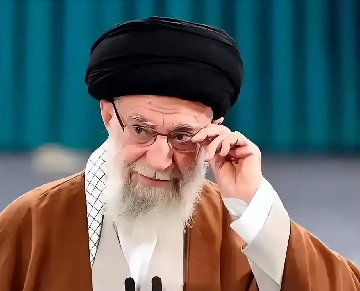 哈梅内伊官方社交账号发出新帖，疑似回应身亡传闻。

哈梅内伊的社交帐号发布了一张