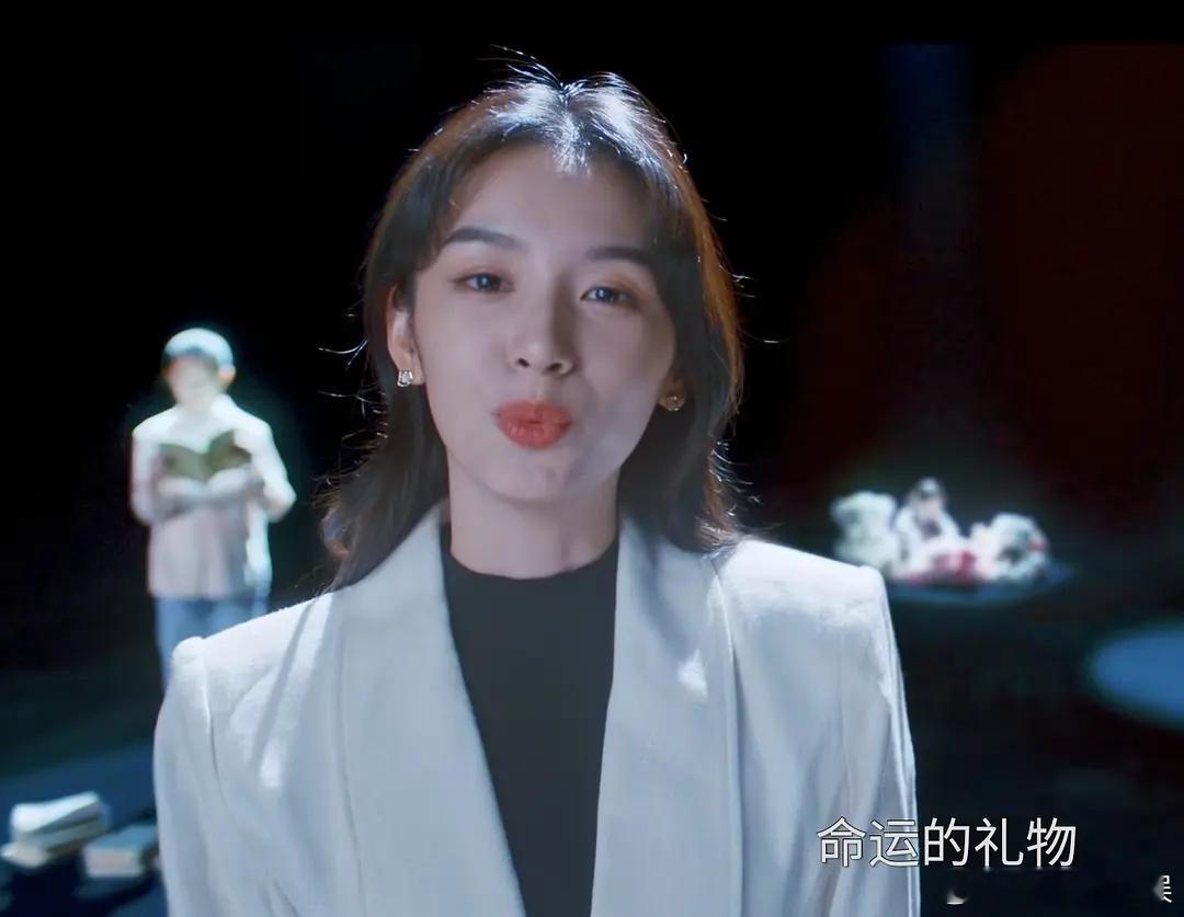 周也新剧里原来长这样啊 