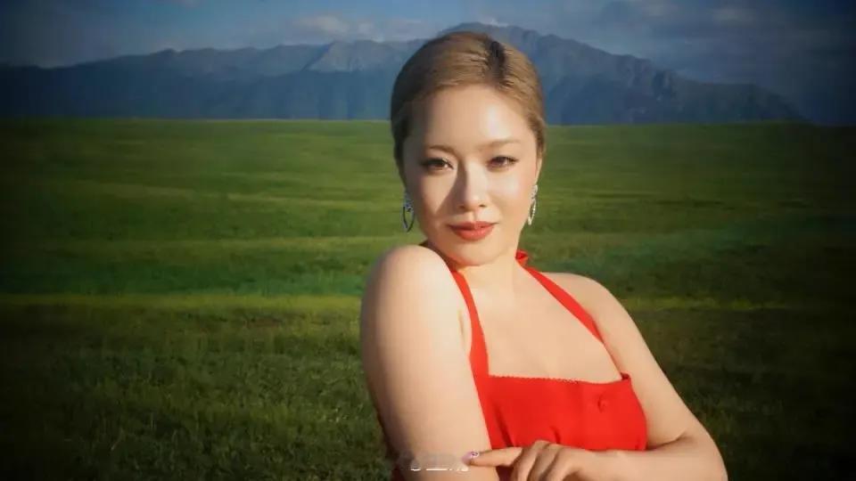 锤娜丽莎被求婚了，上了热搜
王菊出演《人之初》，上了热搜
李嘉琦(辣目洋子)最近