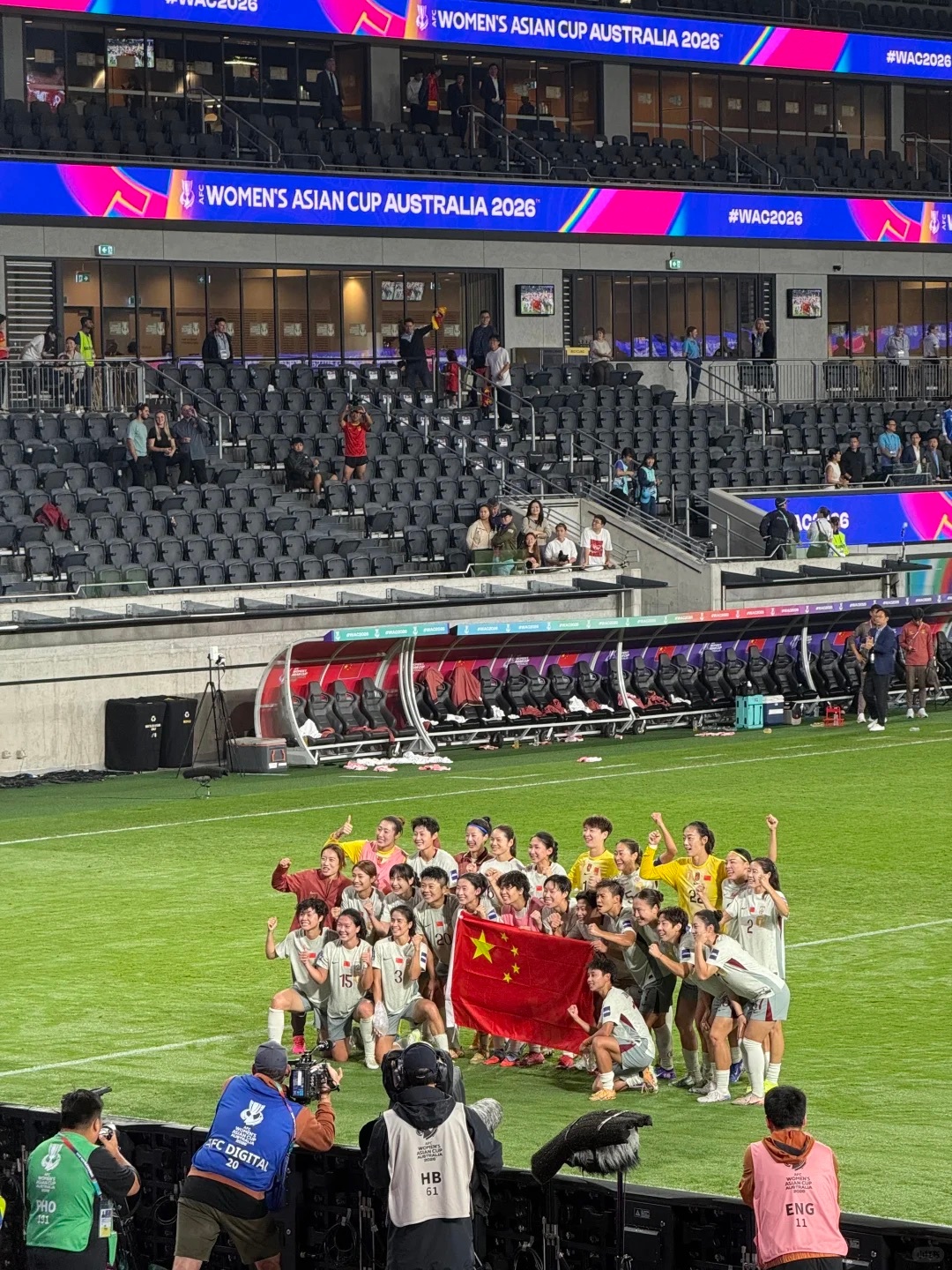 中国女足2比1朝鲜女足太提气了！中国女足2-1逆转朝鲜女足，三战全胜拿小组头名出