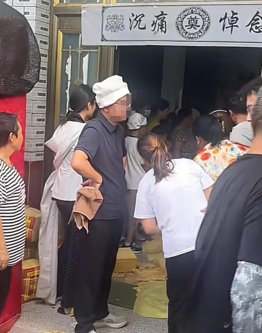 现在家里长辈去世，唯一难过可能是自己的儿女，有的年纪大的去世了，儿女可能也解脱了