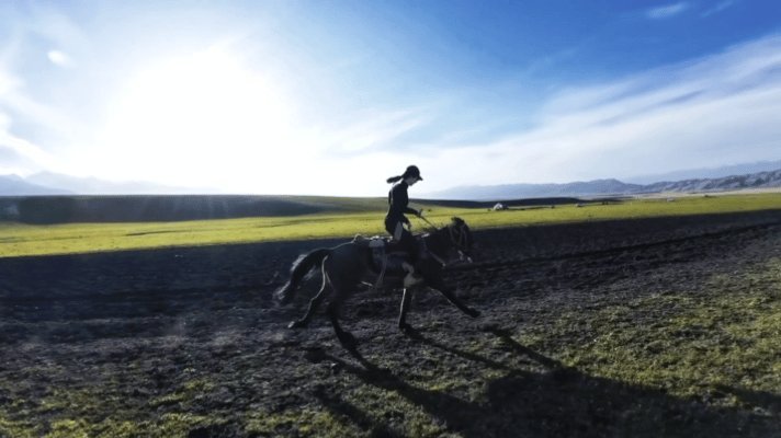 #谁教赵小棠这么骑马的#超级喜欢看赵小棠分享的生活呀，新疆真的好美呀，感觉到特别