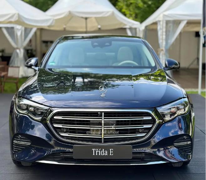 新一代奔驰E曝光，这设计不比隔壁新5系好看太多了？不服来辩[奸笑]