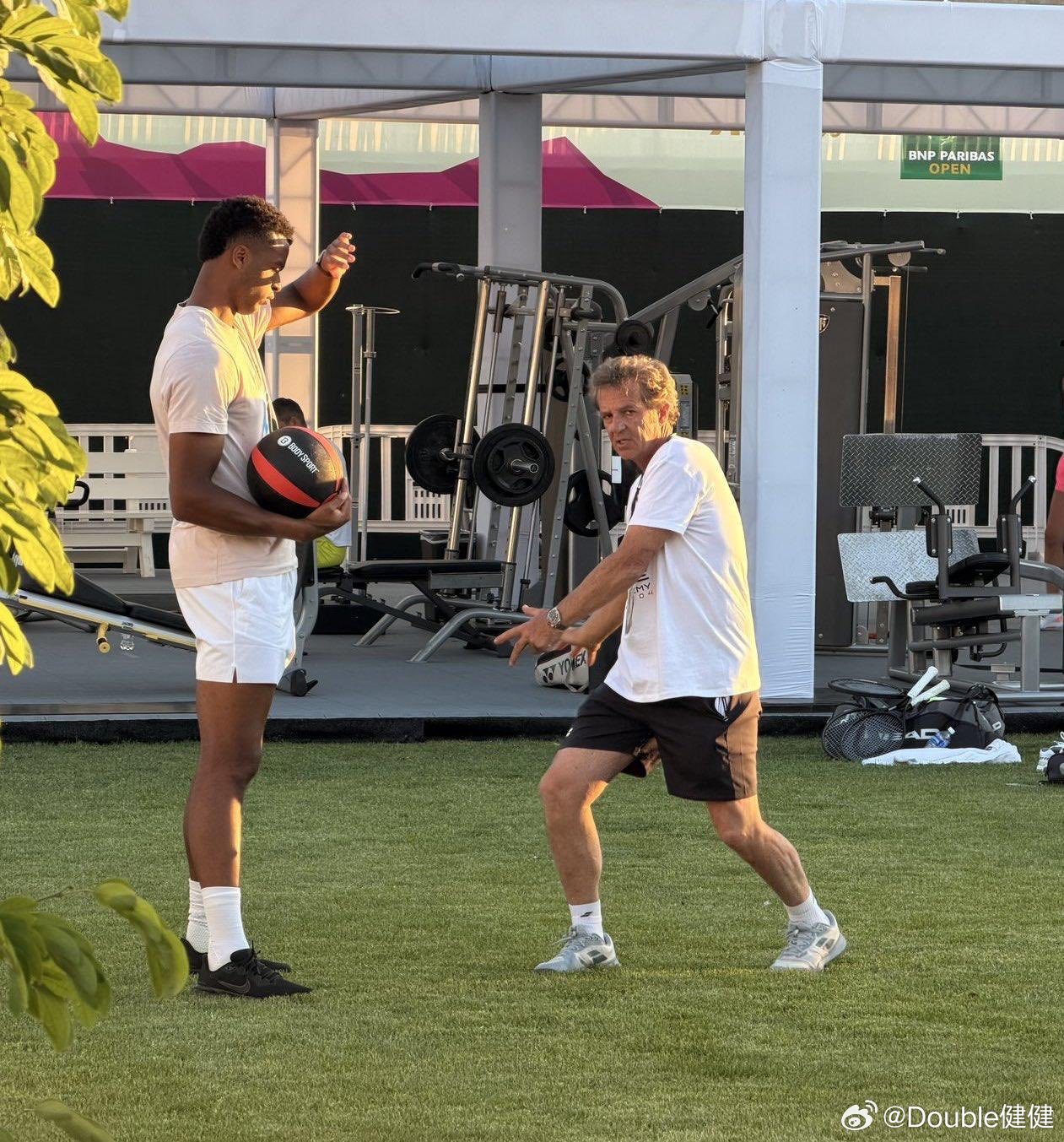 这是有抓马？罗伊格去和斯瓦泰克合作了！佩里卡德谈到与罗伊格的分手时说：“原本至少