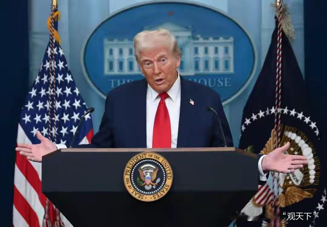 特朗普盯着格陵兰岛，那眼神不像在看地图，倒像个拆迁队队长在估摸哪块砖头值钱。
