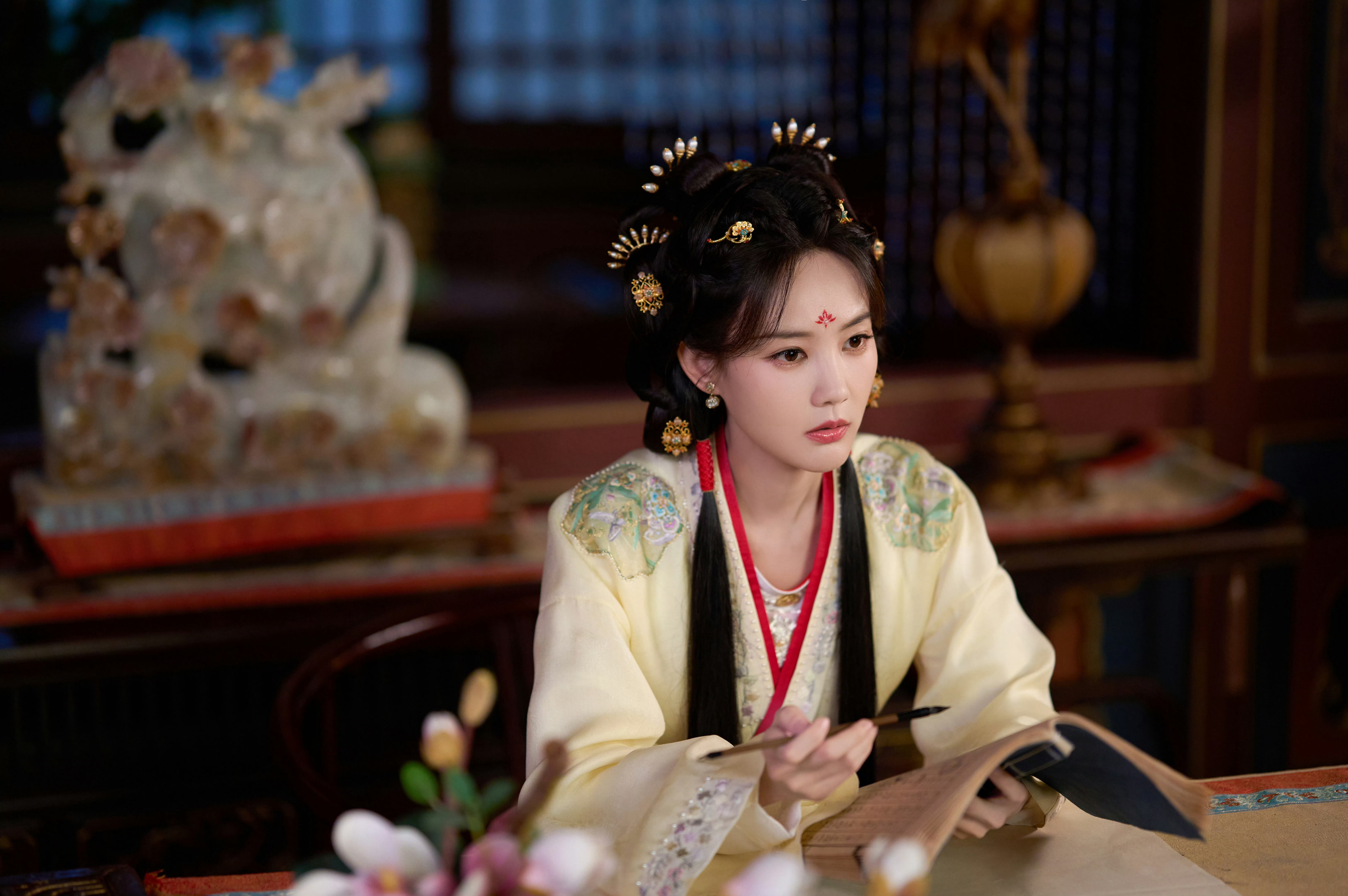 李一桐 李一桐范云 他们说，这个世界上，海最深邃，干净又透明，我想，那是他们没见