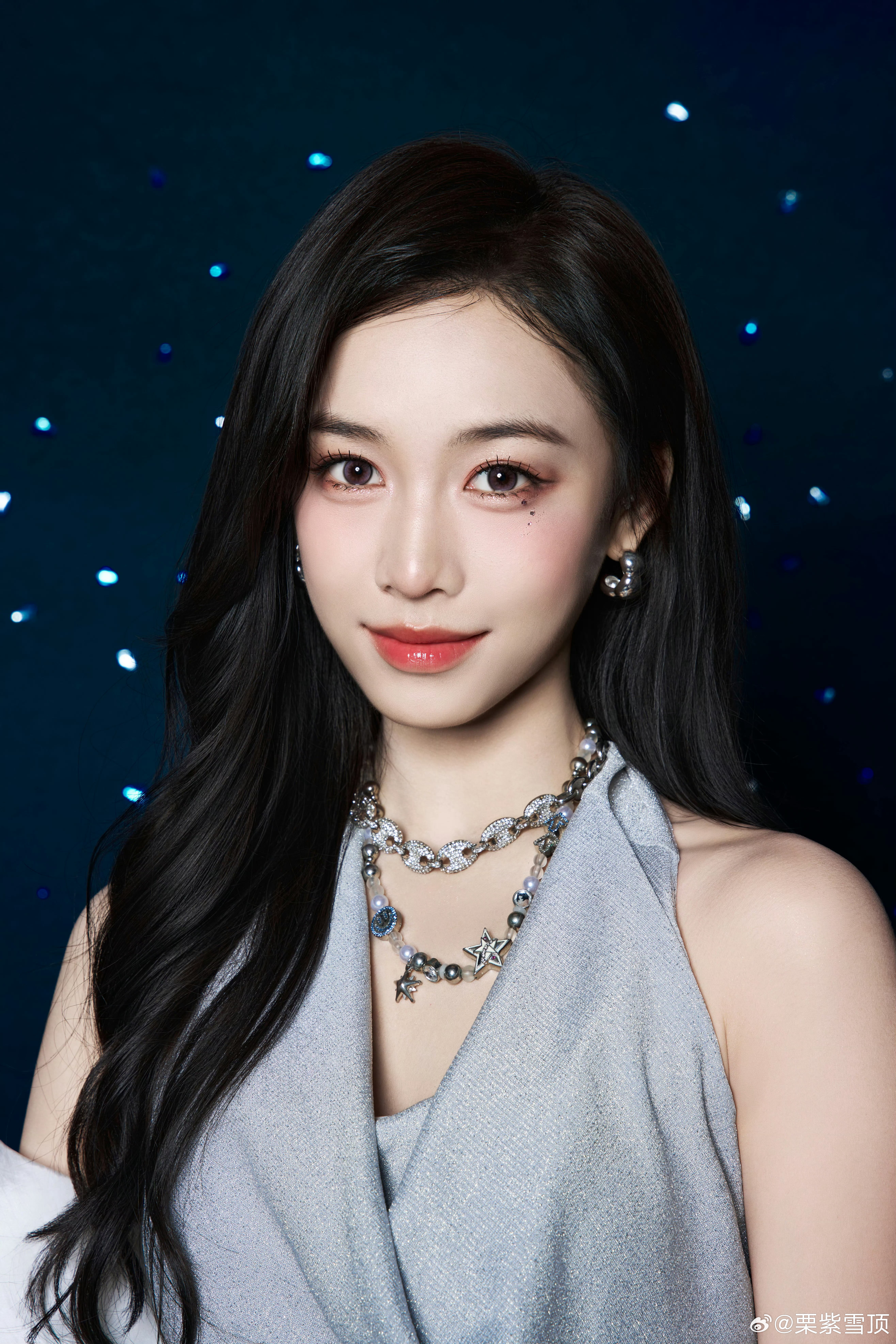 内娱05小花来新人了 真的很难不对这个伊子璐有滤镜吧新生代舞台上一展歌喉，完全惊