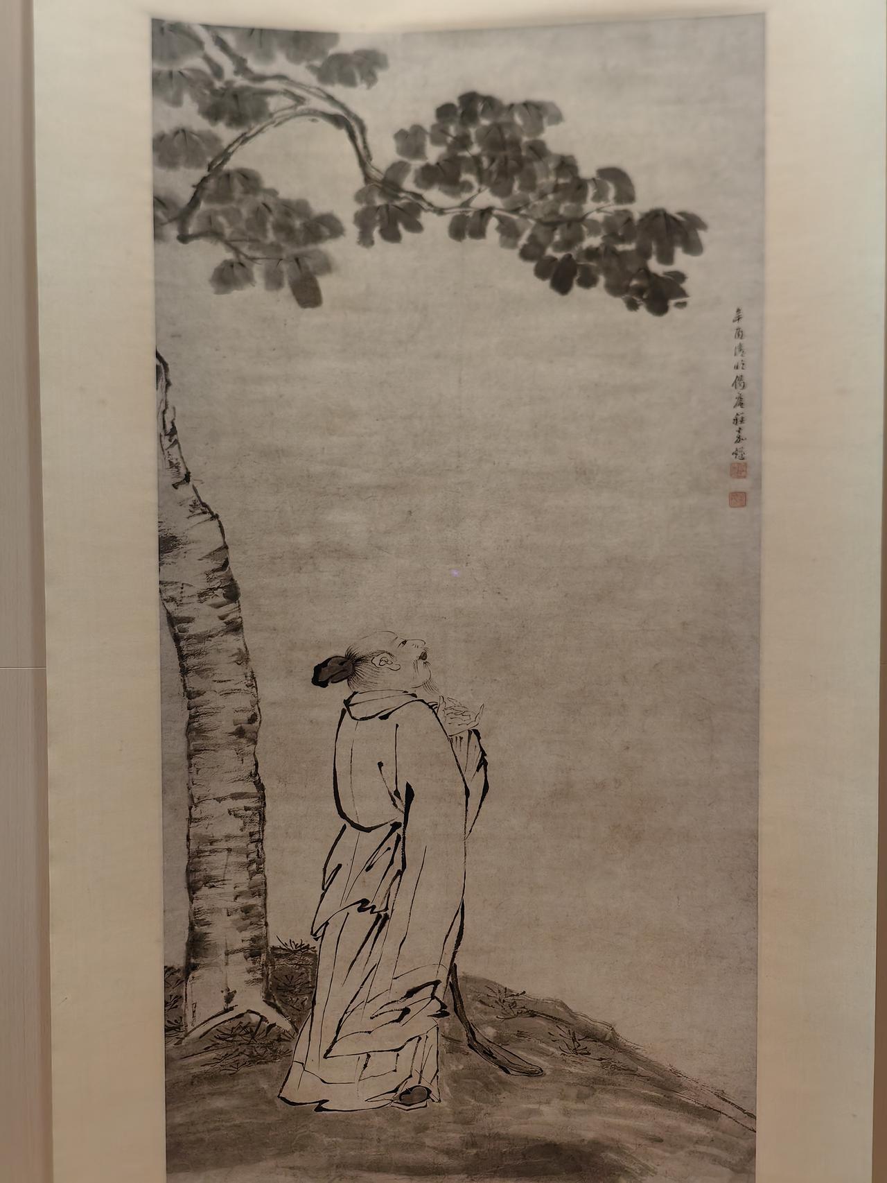 在上海博物馆的书画特展里撞见程嘉燧那幅《桐下高吟》，站在展柜前挪不开脚。
整幅画