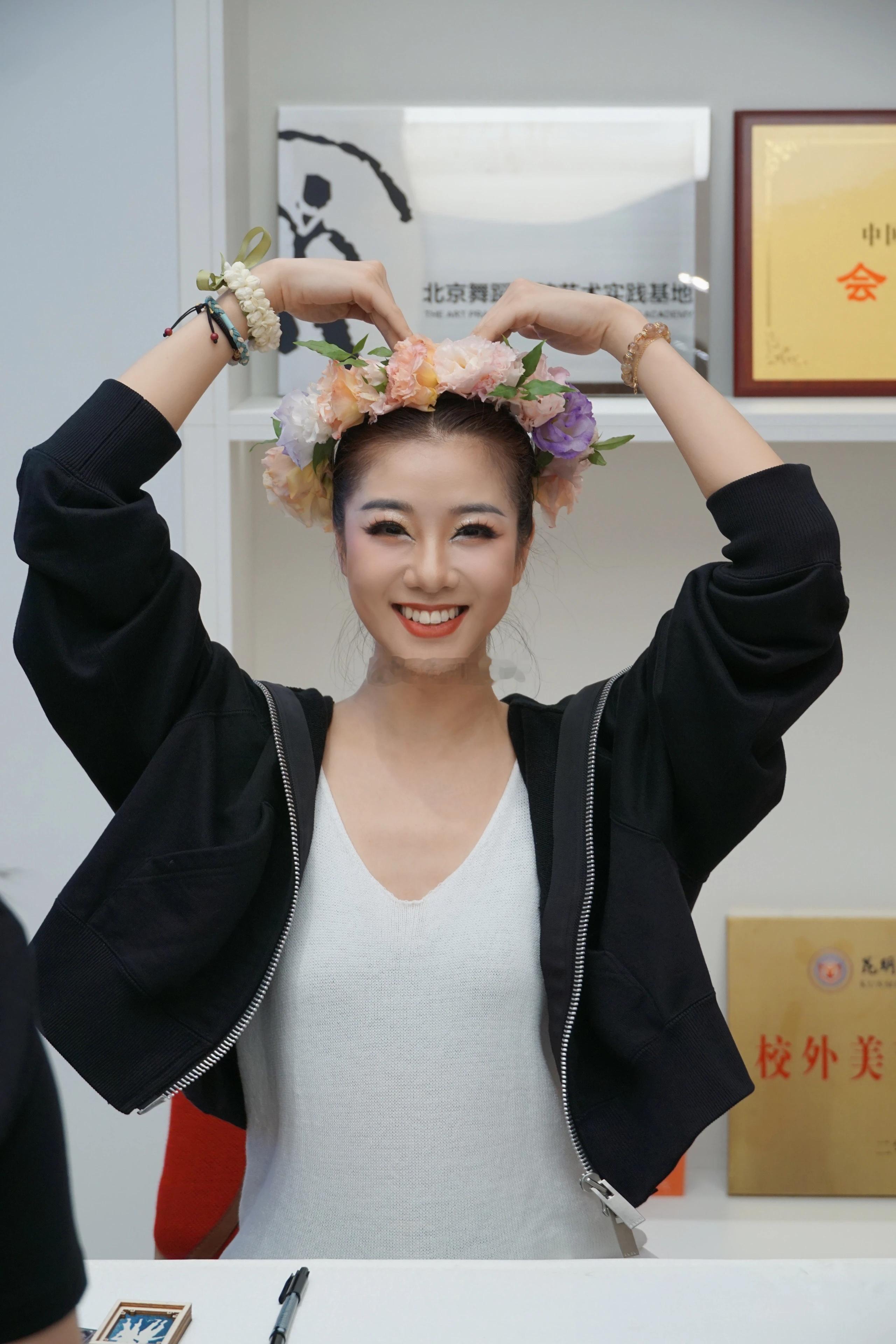 【永远开满了 鲜花💐】-好吃菌子锅吃了-好看花环戴了-好看照片拍了-救命水氧吸