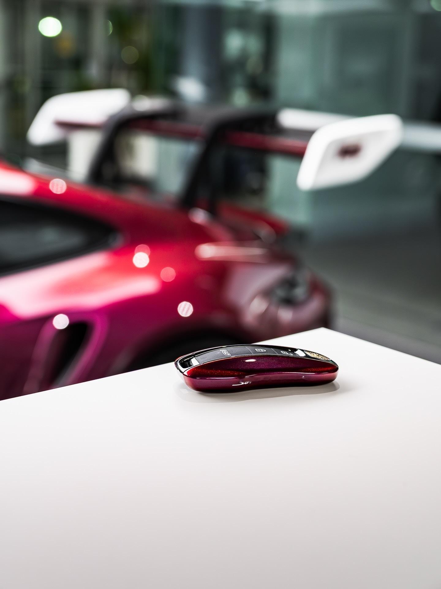 Car时尚  没有梦想是太过神奇的🩷你对这款cxx魔法紫色调chromafla