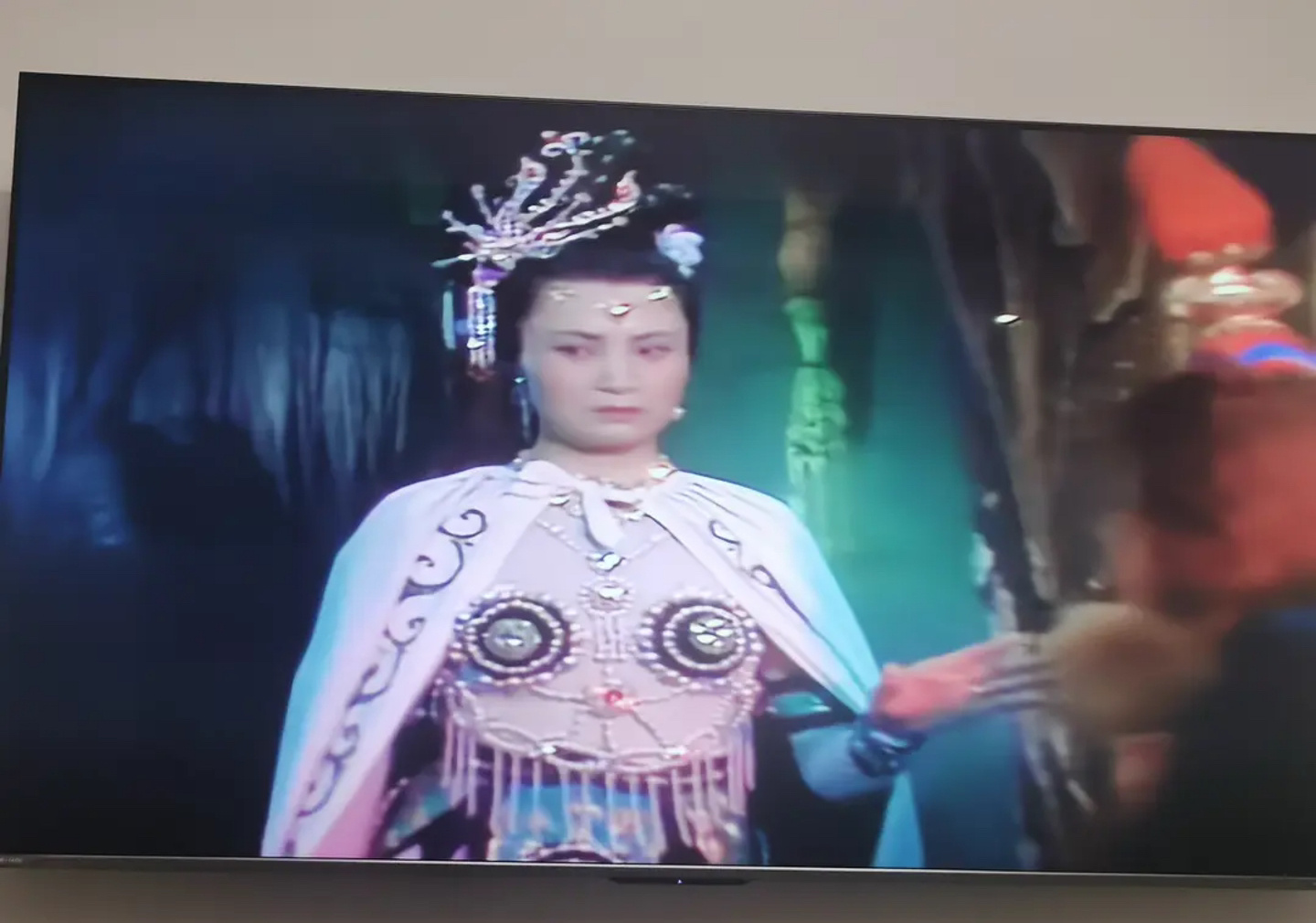 小时候看西游记时怎么没发现，白骨精的衣服这么前卫？ ​​​