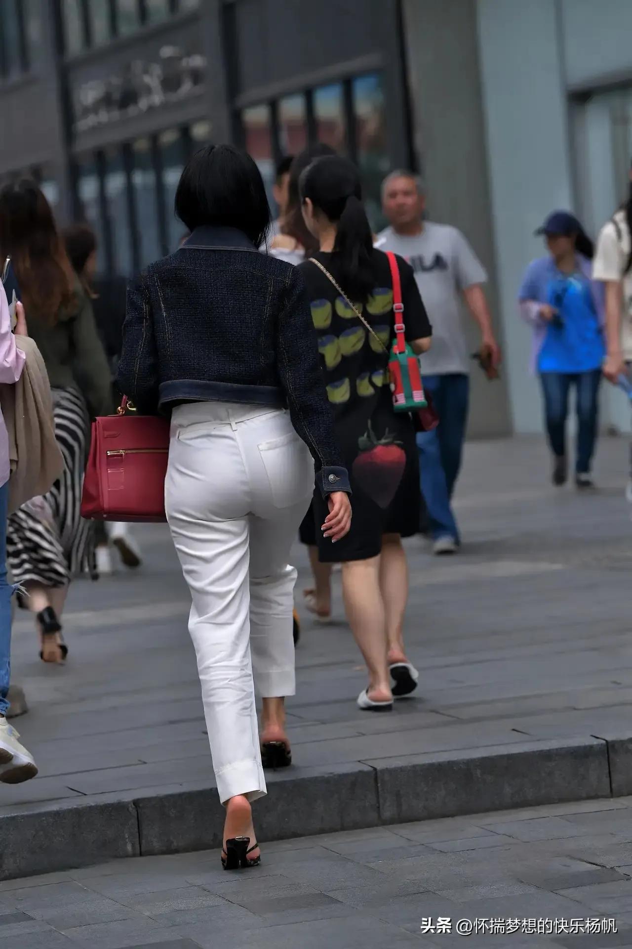 街拍好身材美女们（系列95）什么样的女孩你看一眼就会心动 你见过最有气质的女人是
