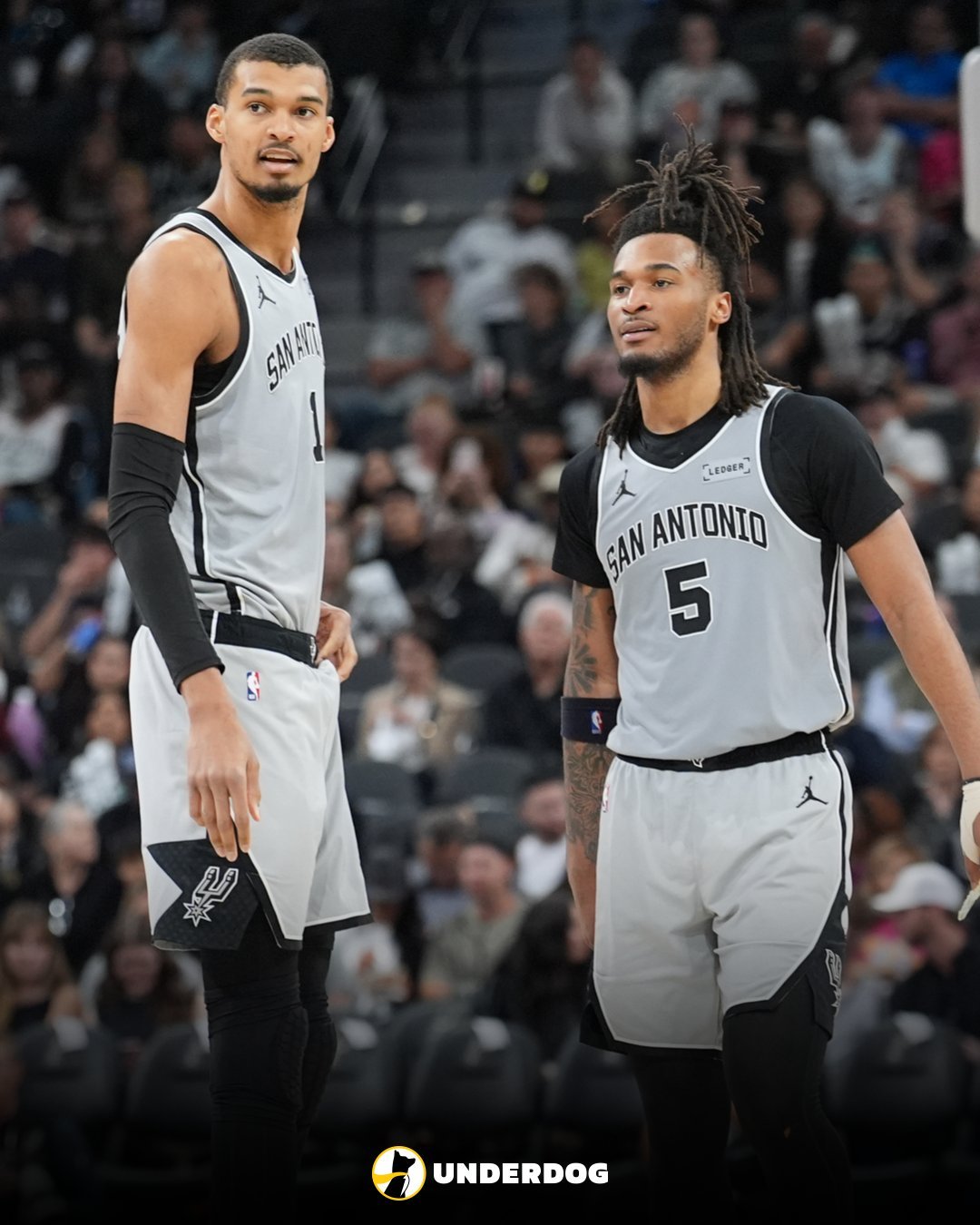 文班还聊到了卡斯尔，说卡斯尔绝对应该是24念状元，但是他很庆幸马刺在第四顺位选中