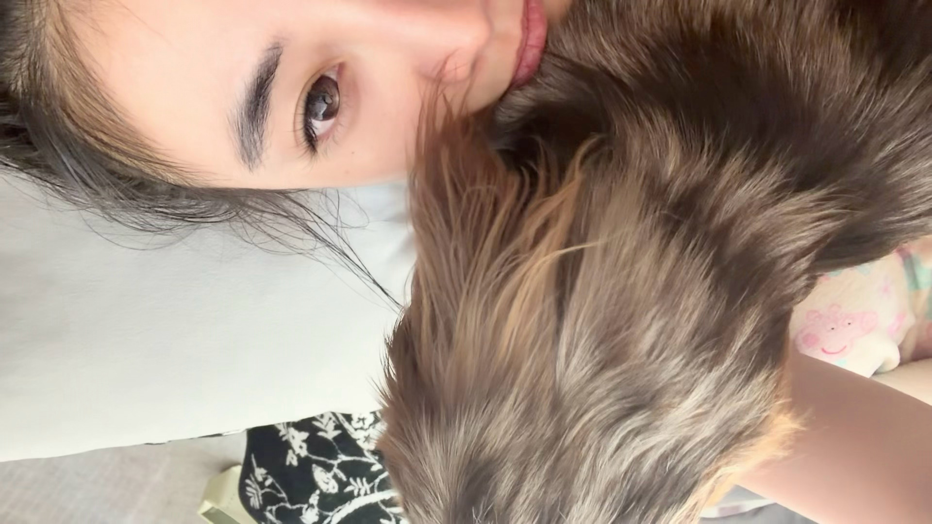 爱好给妈妈洗脸为了儿子不中毒都不敢抹化妆品了