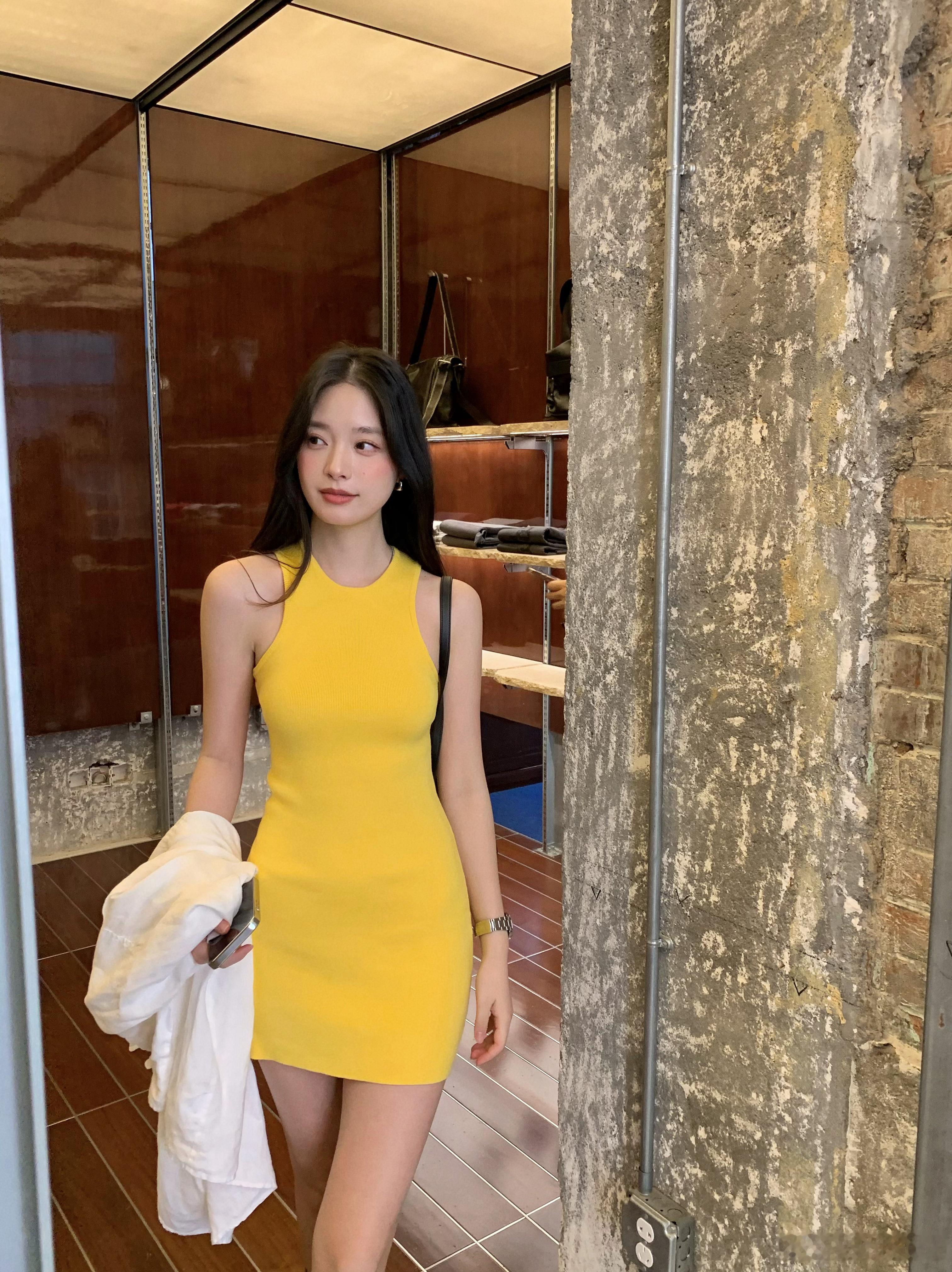 这个黄色真的好显白 ​​​