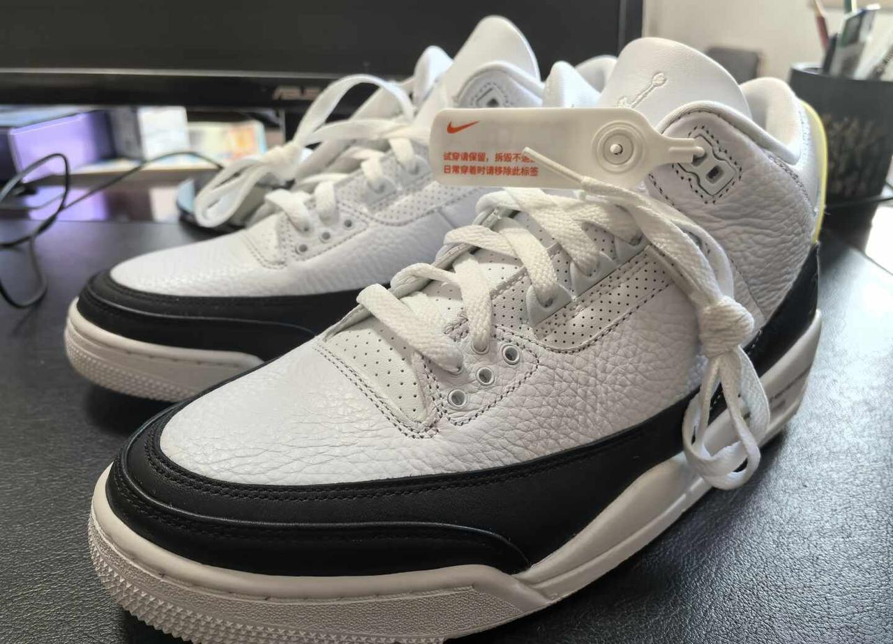 有人要全新正品AJ3藤原浩44码吗？
全新正品，原盒和耐克送货单在
💰 229