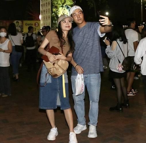 9月5日，2019港姐亚军王菲与歌手张子丰同步在社交平台官宣订婚喜讯，二人晒出求