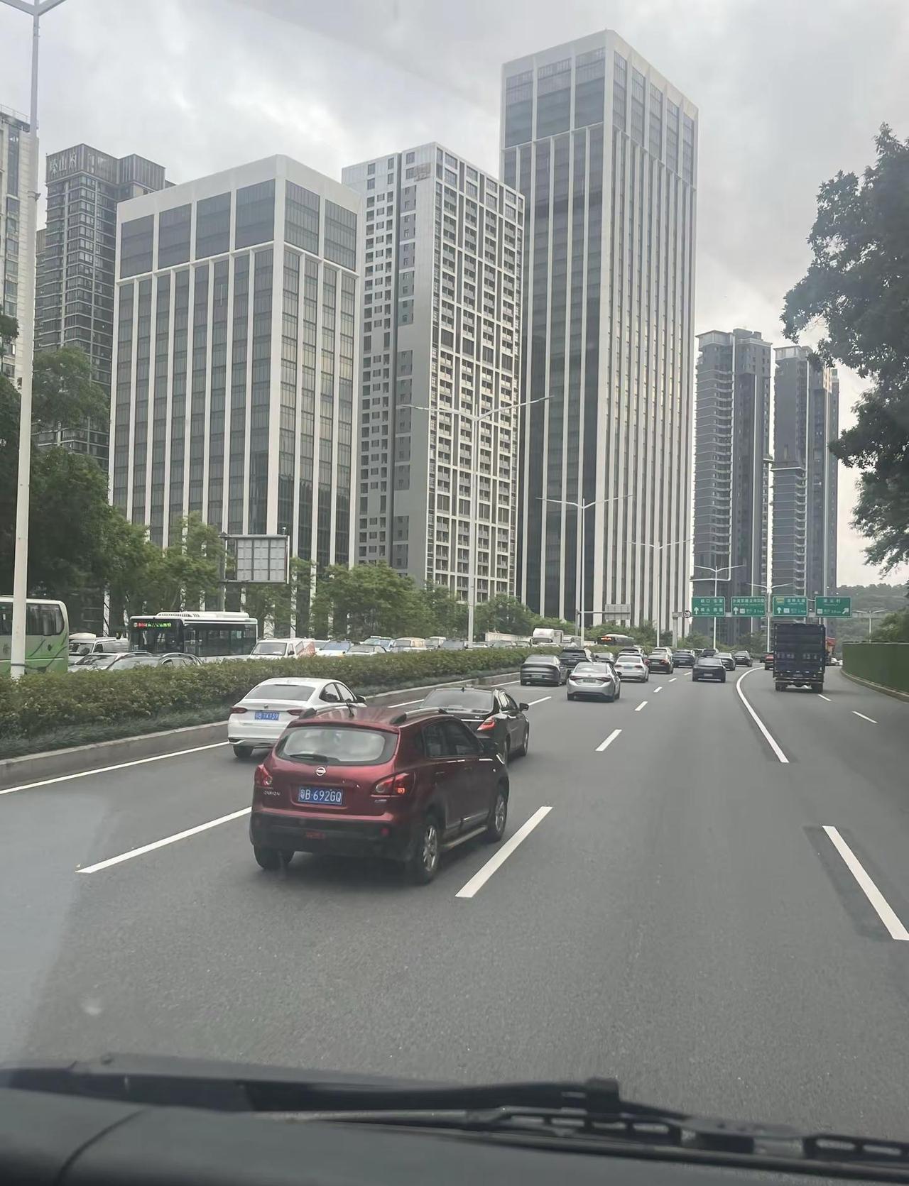 有没有从深圳回广州的顺路 、免费 带女不带男🤣🤣