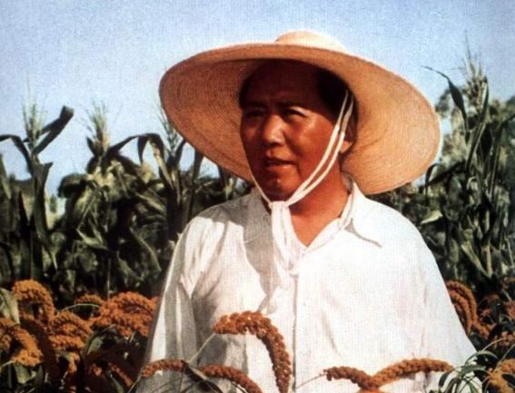 毛泽东时代虽不富裕，但是每家都敢生三四个，甚至七八个孩子，而且都能健康成长。
2