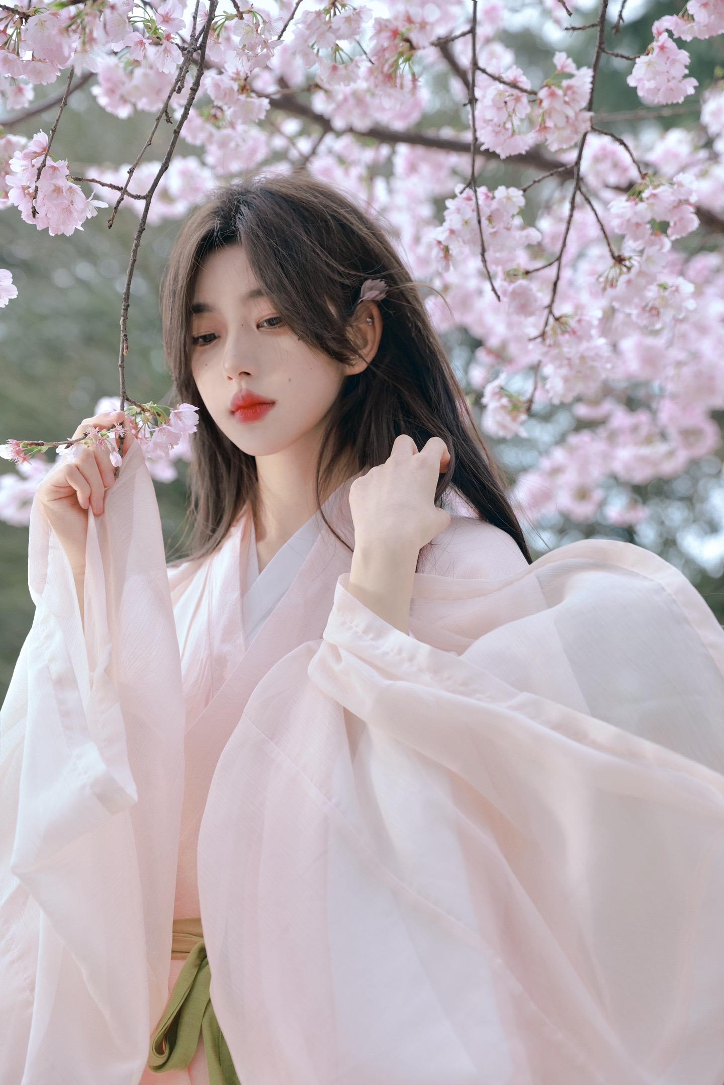 要一百个春天生死 蝴蝶🦋才会忘却相思。yoooqqiii