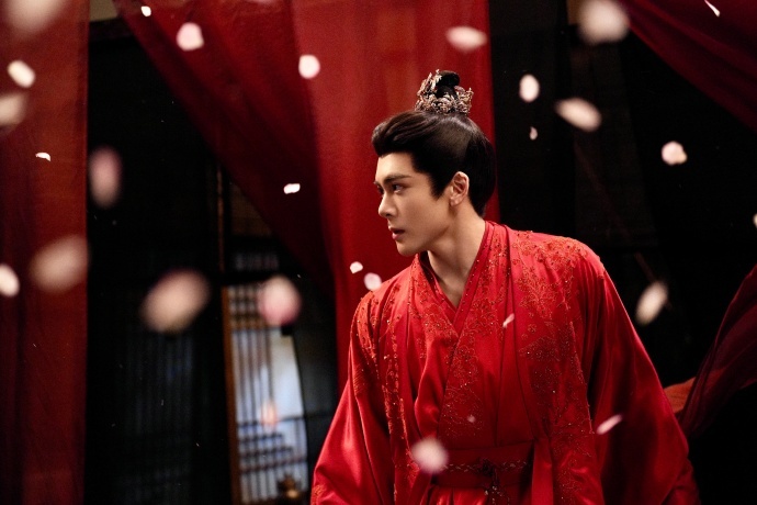 曾舜晞武拾光没有的钱曾舜晞补了武拾光没钱关曾舜晞啥事谁懂啊！武拾光在剧里被雾妄言