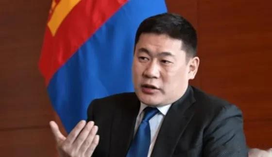 俄罗斯开始警告蒙古国，得罪两个大国没有好处！

蒙古国，这个风光秀丽的内陆国家，