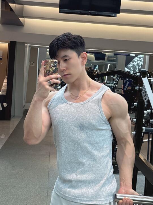 小时候喜欢姐姐