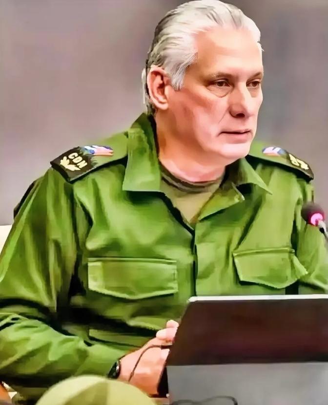 一份古巴报告摔在办公桌上，白宫官员气的脸色铁青：中国还是出手了！
 
报告里最让