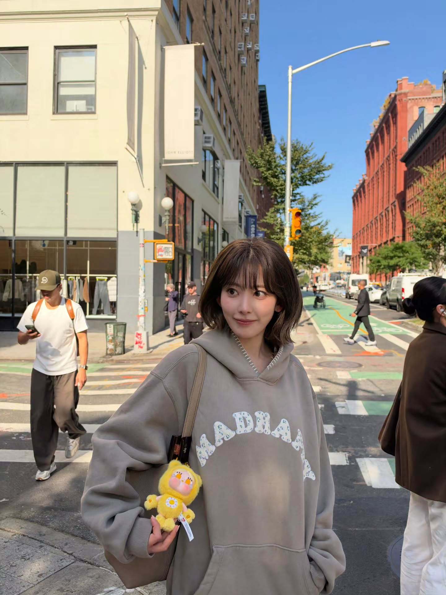 LESSERAFIM🐱宮脇咲良炽烈樱绽 【IG】261014 宮脇咲良更新 