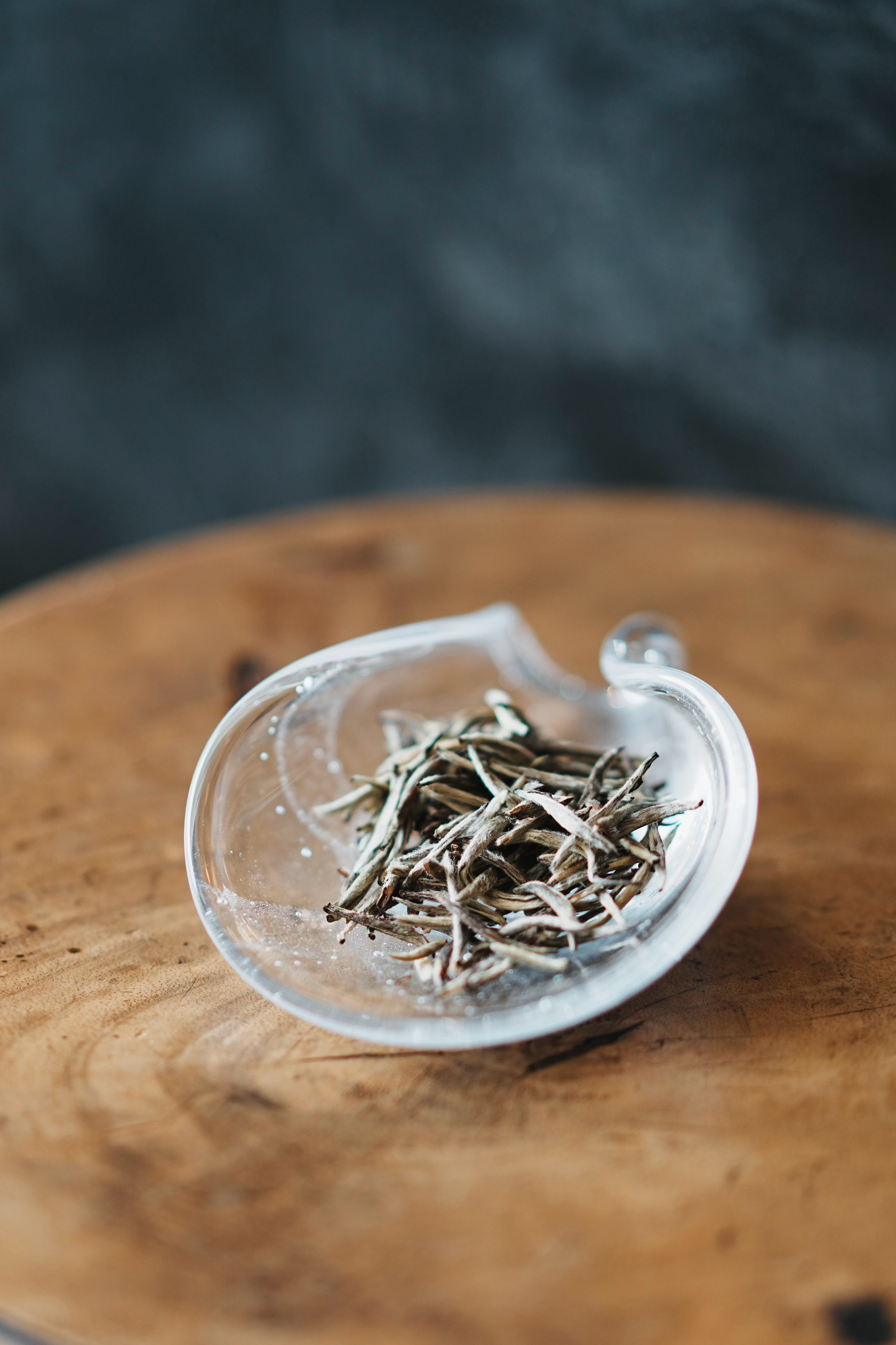 人生最好的状态，大概就是：不追过去，不赶未来，把眼前这一杯，认真喝完。 福鼎