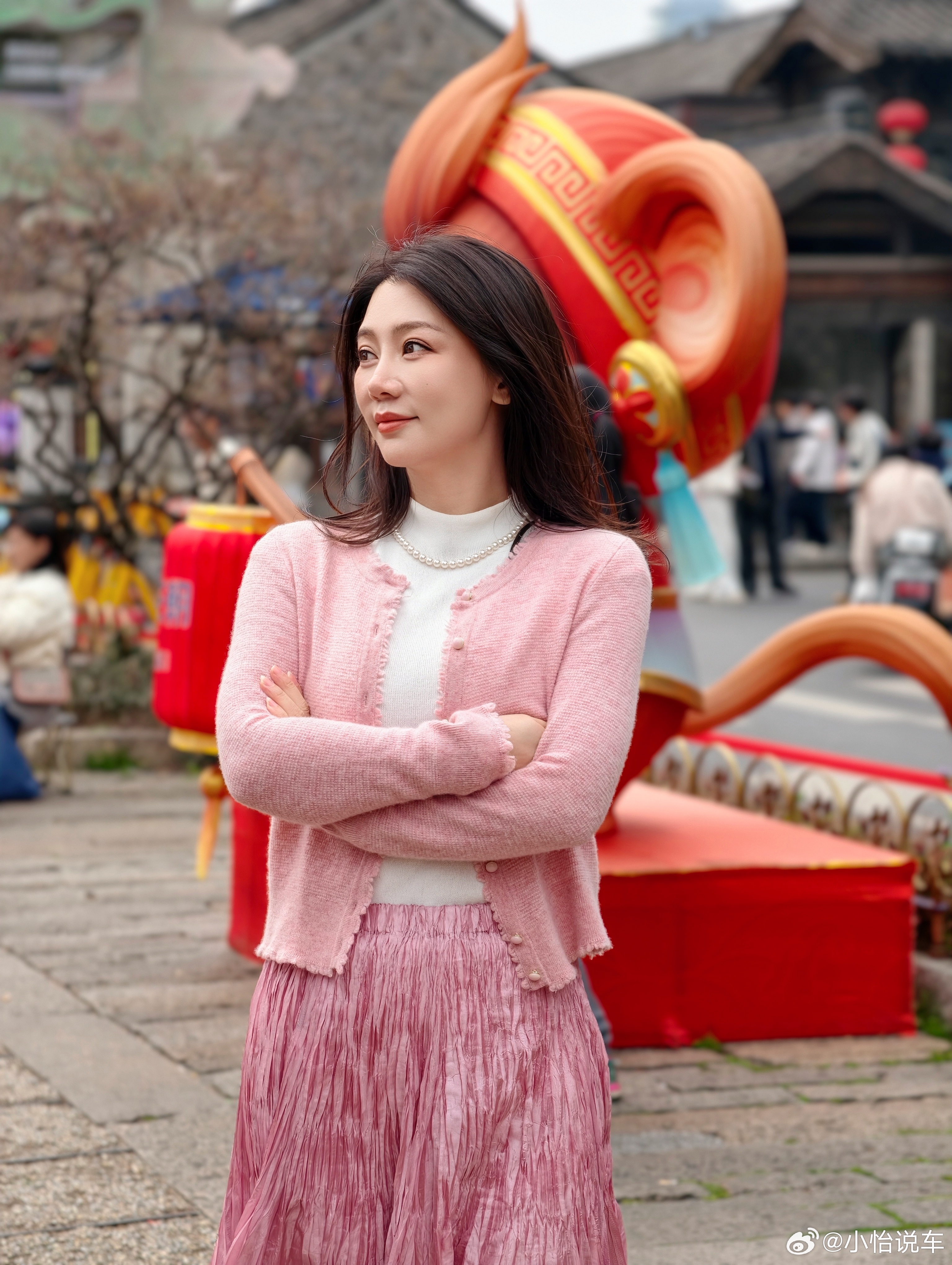 和超可爱的小马花灯合照啦🐴马年摸马蹄，讨个好彩头希望今年顺顺利利，万事都能马到