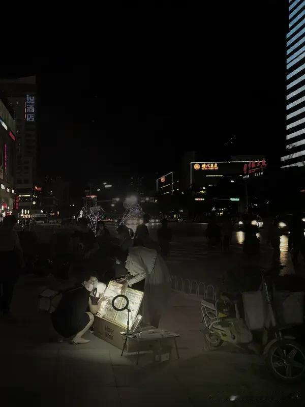 如何蹭热点,让自己也热起来? 想蹭热点让自己热起来，有两个关键要点。
一是提供信