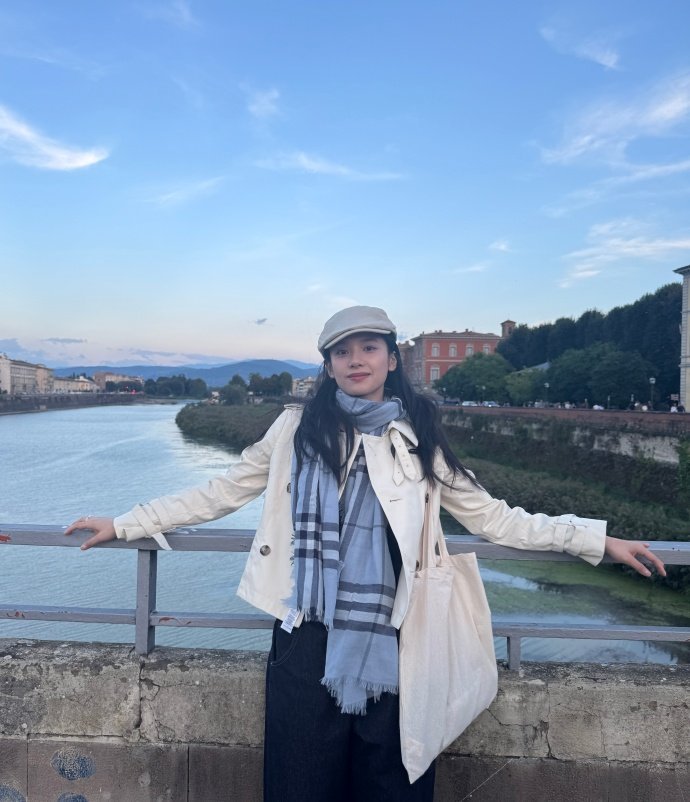 张婧仪碰上了Florence暖洋洋的几天张婧仪中秋晒照 张婧仪中秋晒照，张婧仪碰