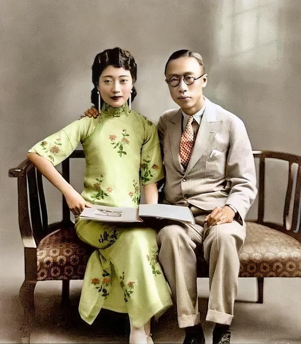 1935年，婉容生孩子疼得哇哇大叫，站在门外的溥仪却没有一点着急，甚至还发火将茶