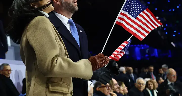 万斯被嘘，特朗普回应