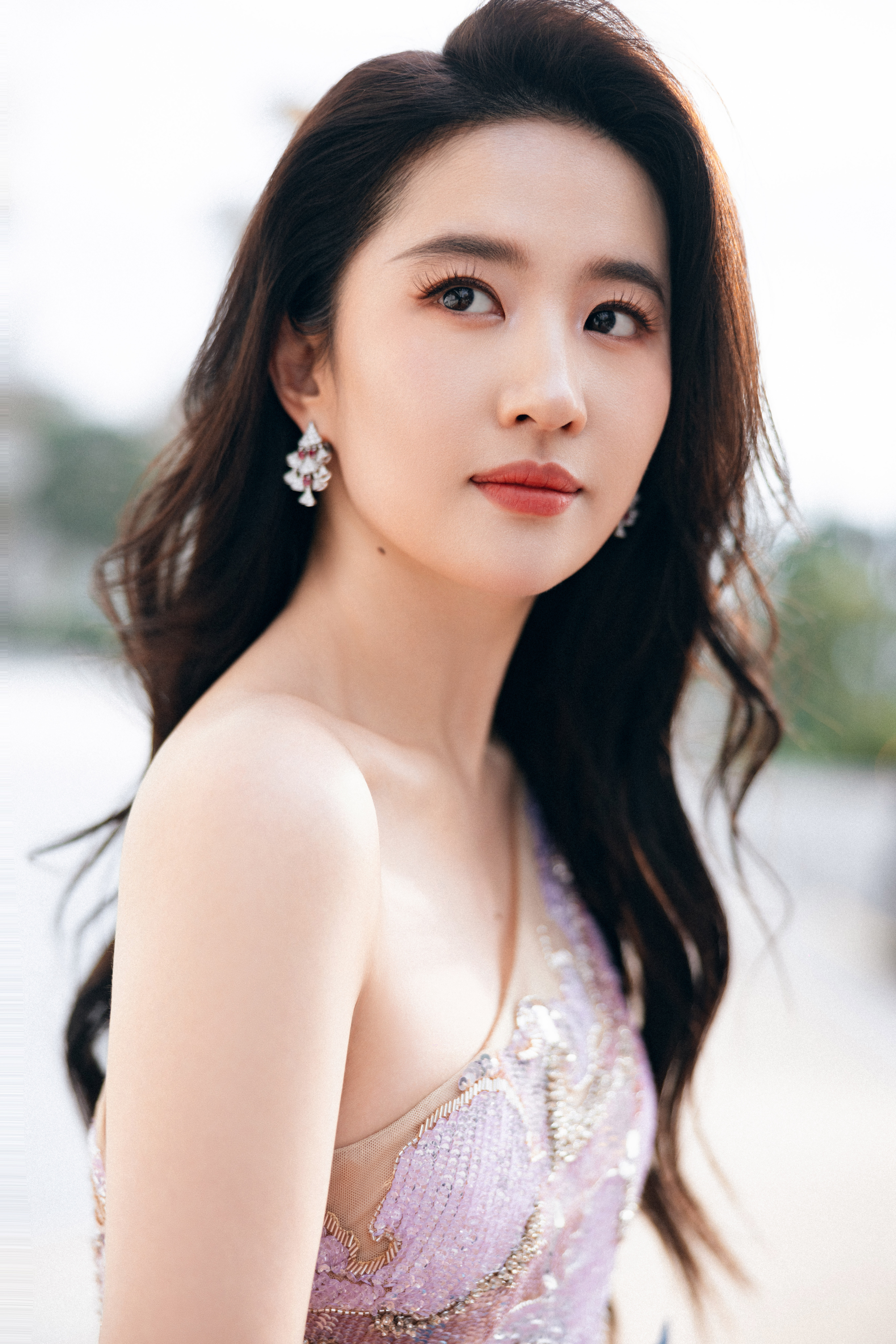 刘亦菲 美轮美奂#玫瑰的故事站内热度值破25000##美得像油画一样刘亦菲##刘