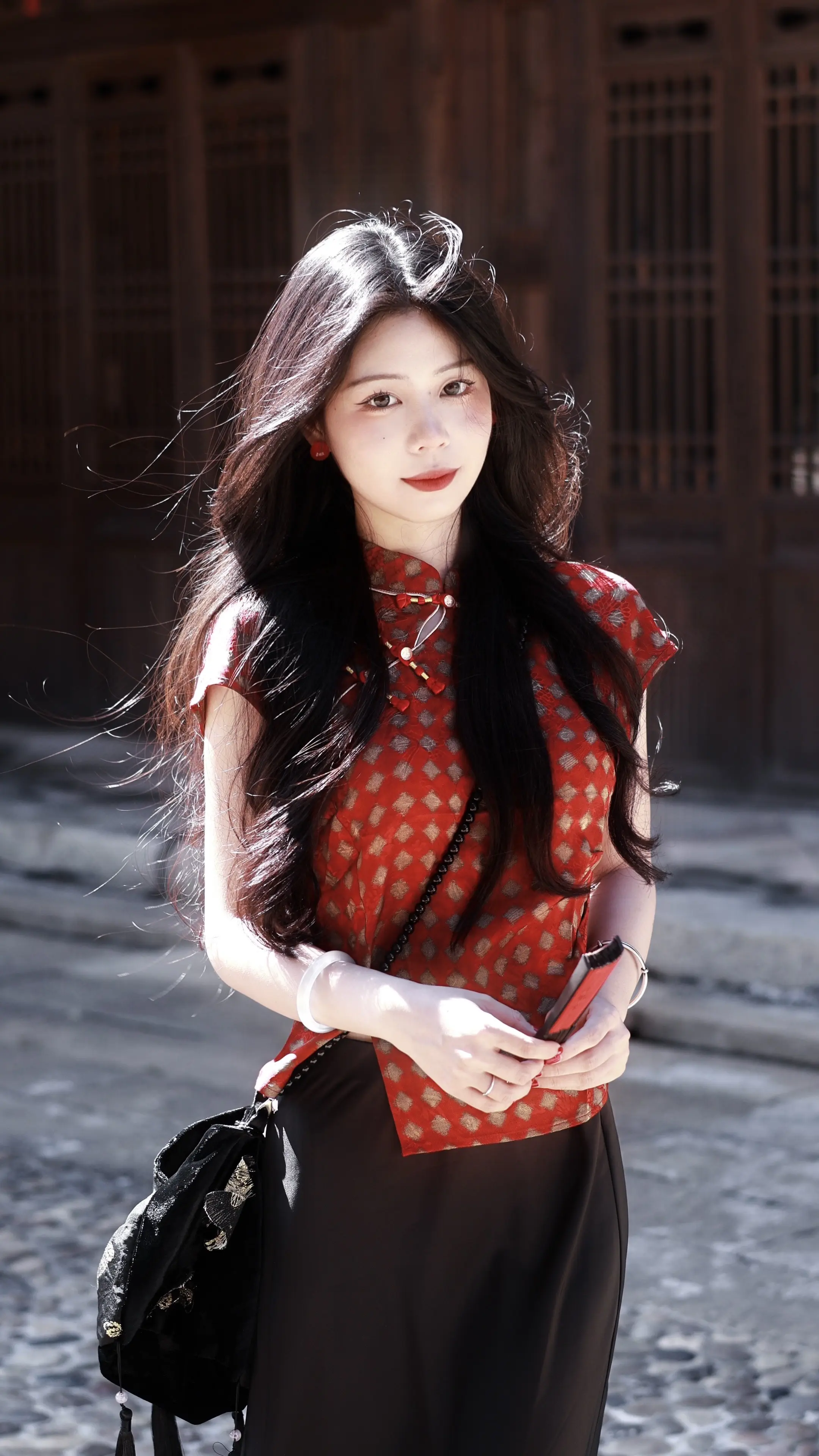 待她笑颜如花。