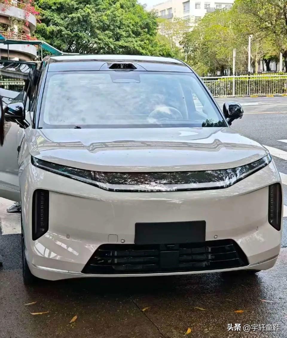 这些老头乐厂家真的太狠了，完全是各种无底线的抄，把所有上市热度高的车型全抄了个遍