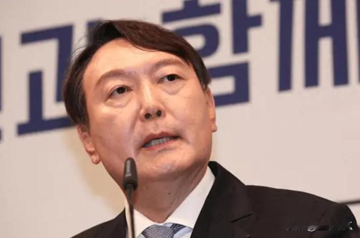 尹锡悦会套近乎。特朗普当选后，马上拍去贺电，说不久将举行会晤。有媒体关注到，他现