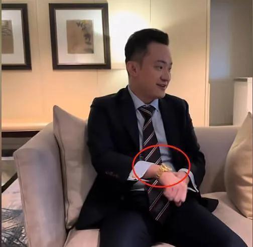 90后富豪孙宇晨巴结特朗普——这不过是向“总统”递上投名状、交纳保护费罢了。还吹