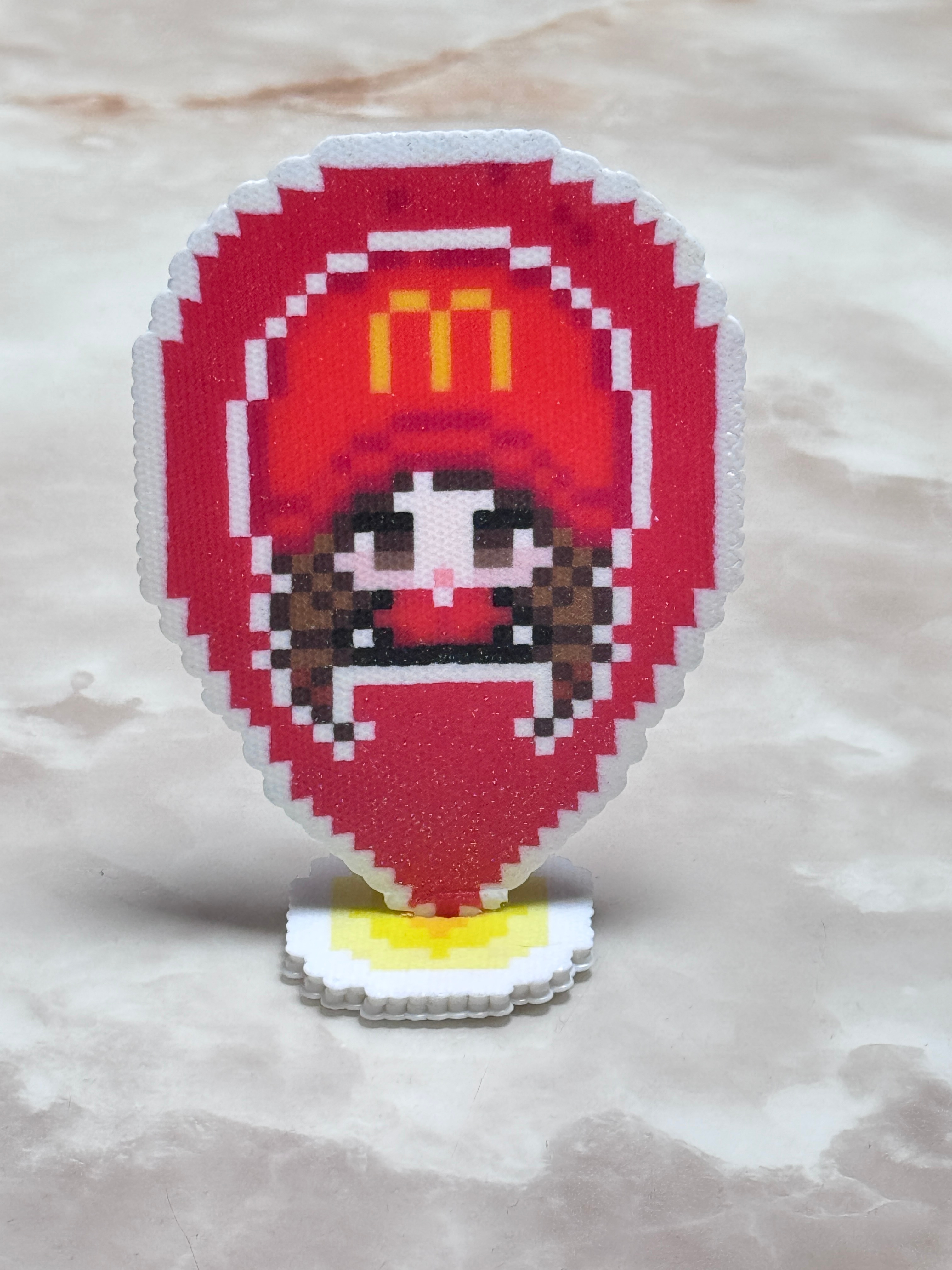 21号等出妆的时候，有个小石榴给了我这个拼豆：送给你你拿着去打卡吧 我今天刷到这