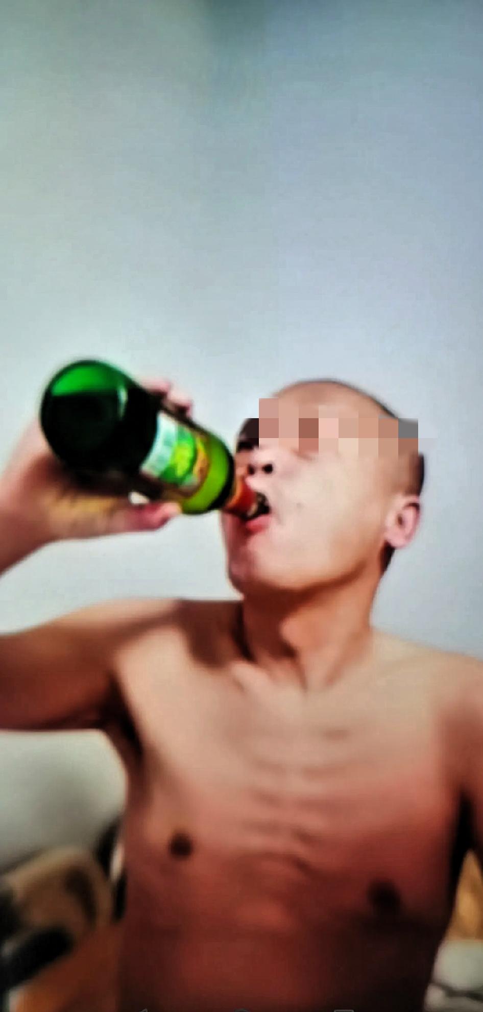 真不要命了！这真想开了，男子患肝癌晚期，没回天之力，放弃了治疗，从医院回到了家里