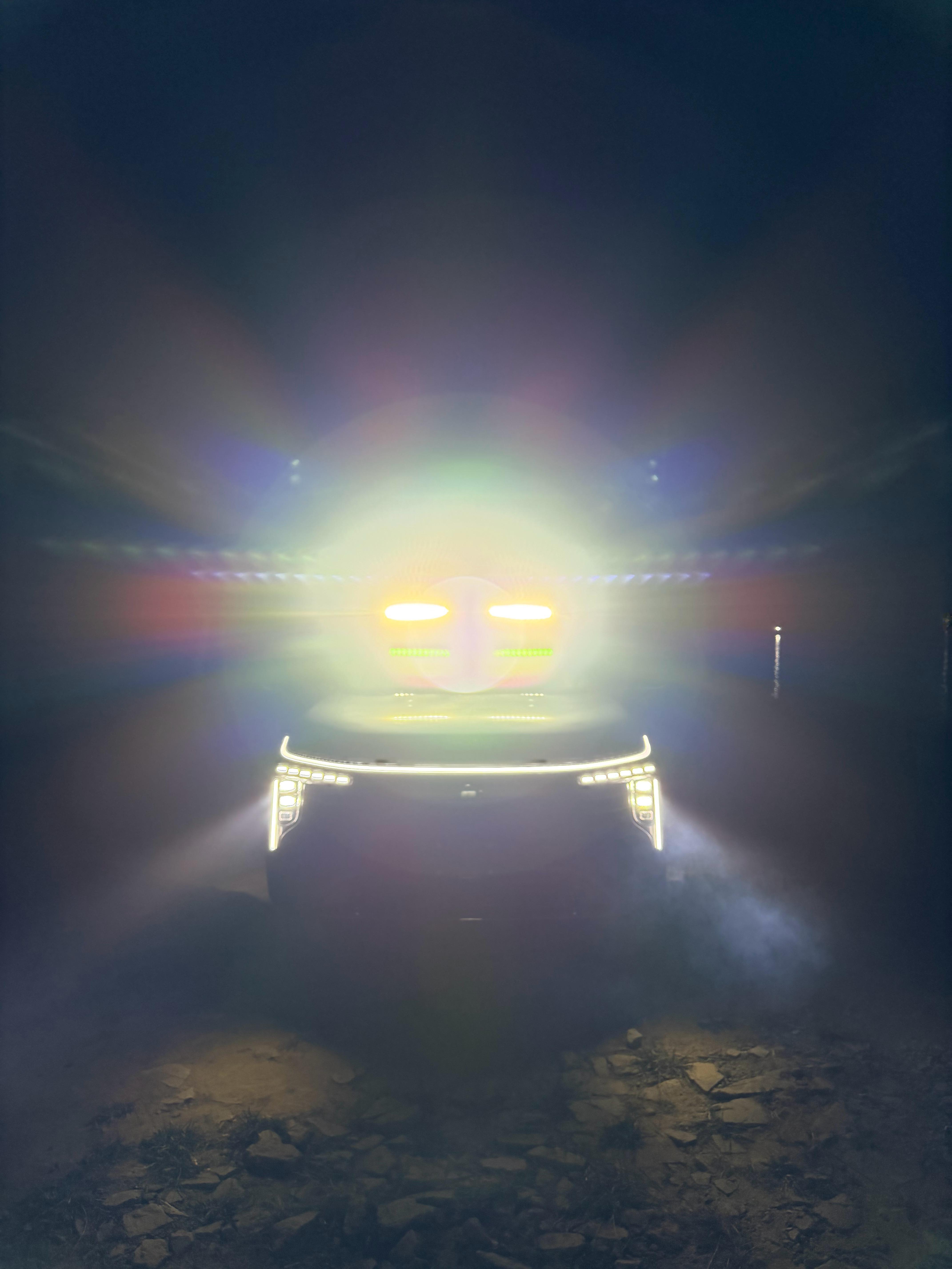 智己LS9的探射灯太狠了